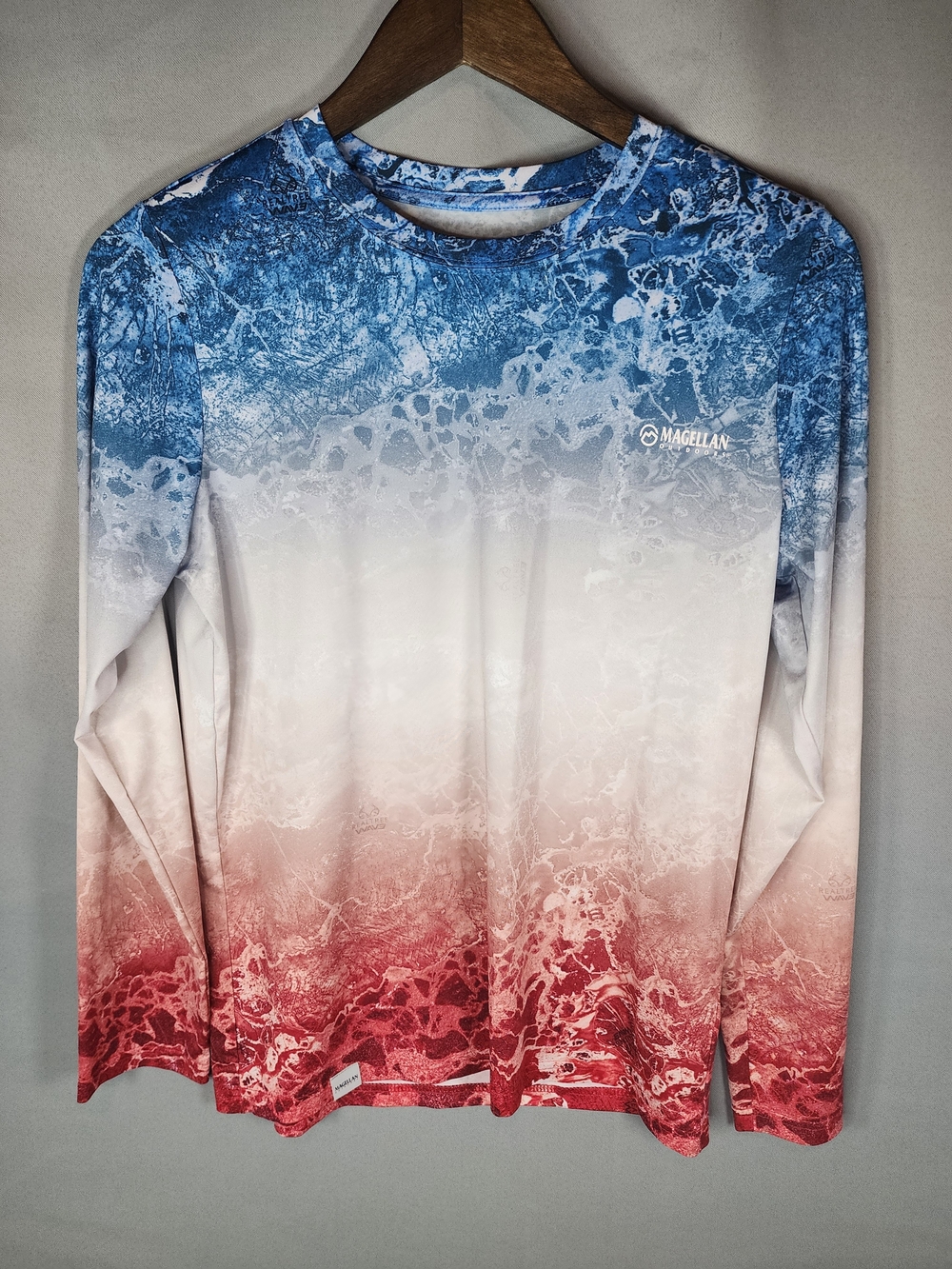 Magellan Outdoors Men's Gradient Red White Blue Long-Sleeve Fish Shirt
